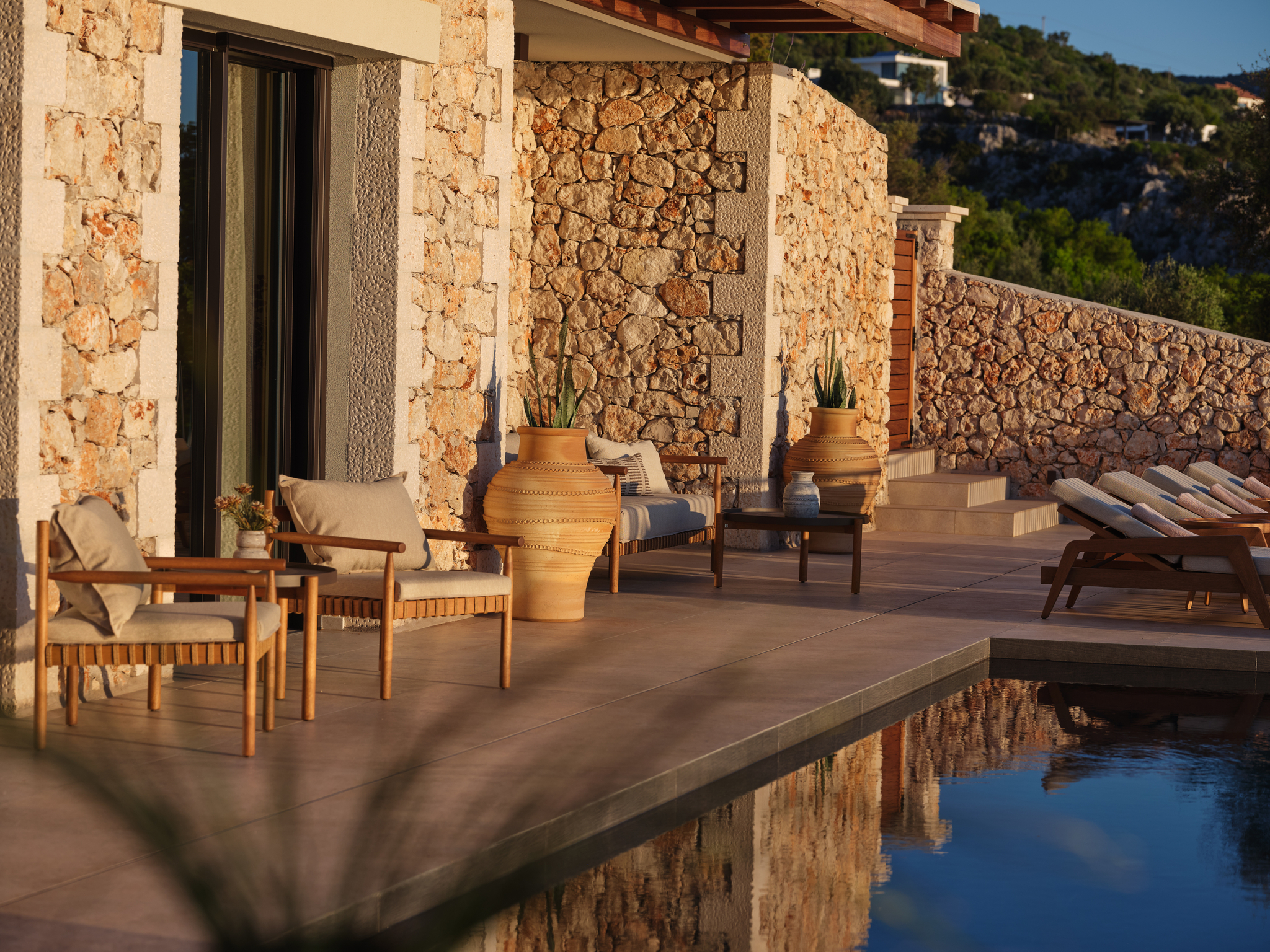 Refined Outdoor Living Crafted for Gathering and Unwinding.